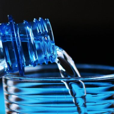 Coronavirus | Un milion de litri de apă, donați către spitale