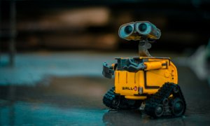 UiPath te învață, gratis, să construiești primul tău robot software