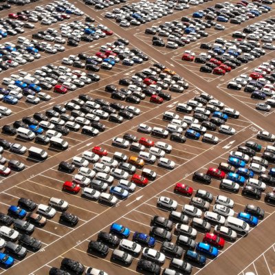 Primul aeroport românesc unde poți plăti parcarea cu telefonul