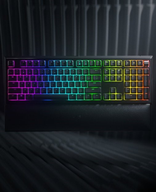 Razer lansează Ornata V2, o tastatură cu switch-uri hibride