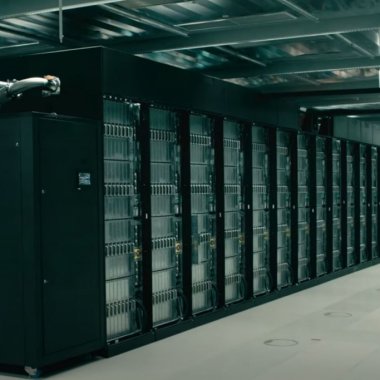 Pășește în viitor: Tur virtual al unui supercomputer