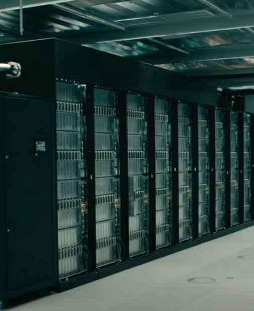 Pășește în viitor: Tur virtual al unui supercomputer
