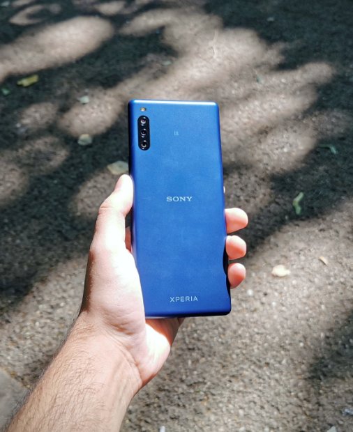 REVIEW Sony Xperia L4 - cât de bun este telefonul ieftin al Sony pentru 2020