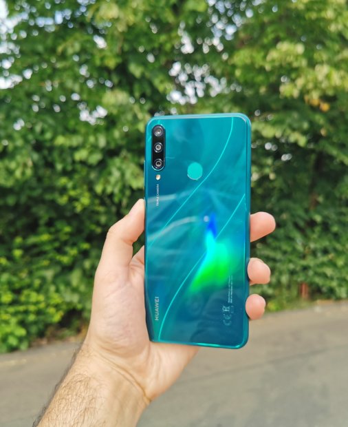 REVIEW Huawei Y6P - cât de bun este un telefon ieftin