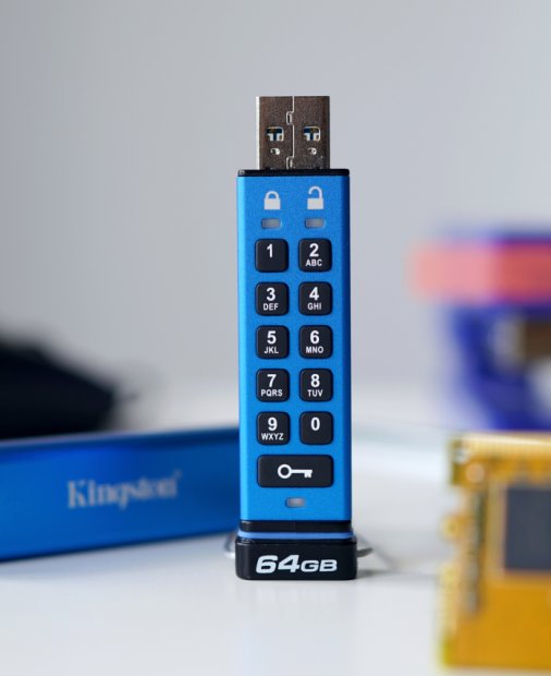 Stick-ul USB pe care l-ar folosi și James Bond