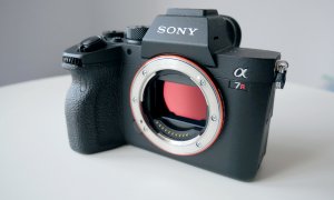 Sony A7RIV + 35 mm f/1.4 și 24-105mm f/4 - kit excelent pentru foto și video