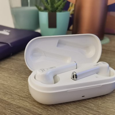 Review Huawei Freebuds 3i: Cele mai ieftine căști true wireless cu adevărat bune