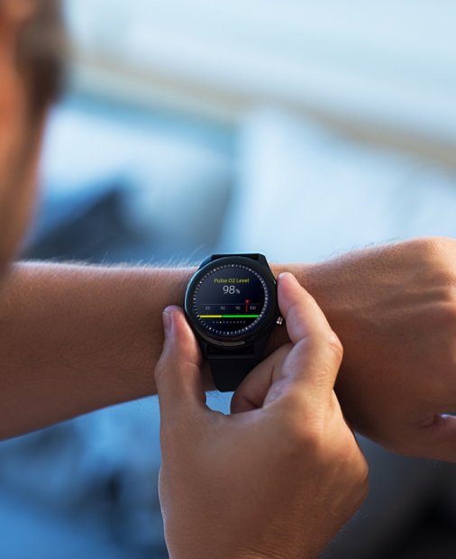 Ceasul inteligent ASUS VivoWatch SP ajunge în România