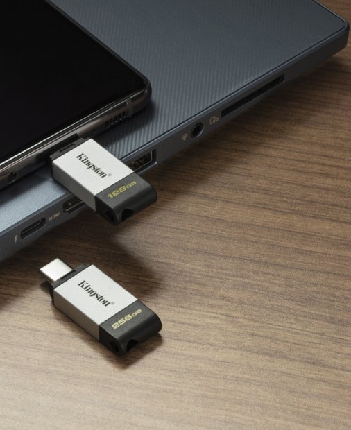 Stick-uri de memorie USB C pentru laptopuri și chiar telefoane