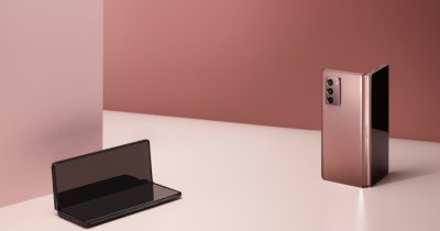 Samsung prezintă Fold2, versiunea îmbunătățită a primului telefon pliabil