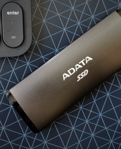 Review ADATA SE760: Un singur SSD portabil pentru toate gadgeturile tale