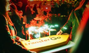TransferGo împlinește 8 ani. Cum folosesc românii serviciul de transfer de bani