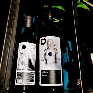 Vinul săptămânii - Epiphanie Fetească Neagră: pahar de vin pentru cauze sociale