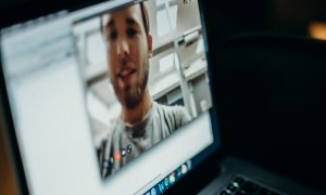 Oracle integrează aplicaţii de tip cloud prin Sprinklr şi Zoom