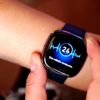 Review Fitbit Sense: E mai mult decât un smartwatch, e un stil de viață 