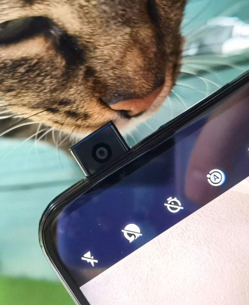 Review Motorola One Fusion+: Smartphone fresh pentru ”generația selfie”