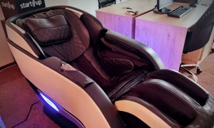 Review Komoder Nova 3D: Fotoliul de masaj de care nu știai că ai nevoie