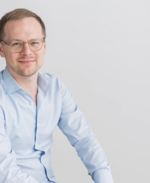 Plastic is (not) fantastic. Reinventarea românilor de la Promateris