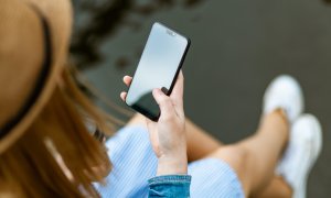 65% dintre români preferă să interacționeze cu primăriile folosind smartphone-ul