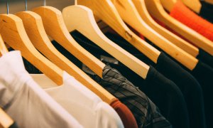 Cum să vinzi hainele pe care nu le mai porți și să primești banii imediat