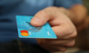 Altex, parteneriat cu Oney: plata în 3 sau 4 rate cu orice card de debit