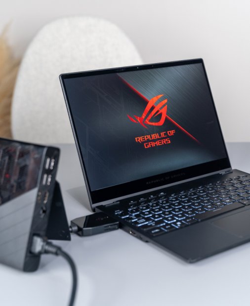 Asus Flow X13, primul laptop de gaming 2-in-1 ce vine cu o placă grafică externă