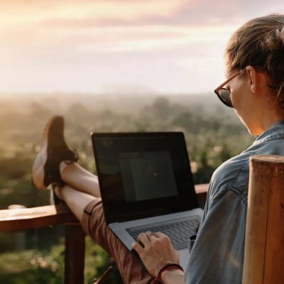 Companiile cu angajați care folosesc tehnologii digitale obțin venituri mai mari