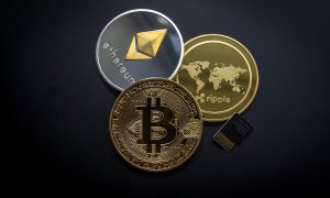 Dezbatere despre Bitcoin: Între frica de a pierde bani și frica de a rata ocazii