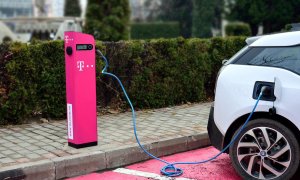 Telekom montează stații de încărcare pentru mașini electrice în mai multe orașe