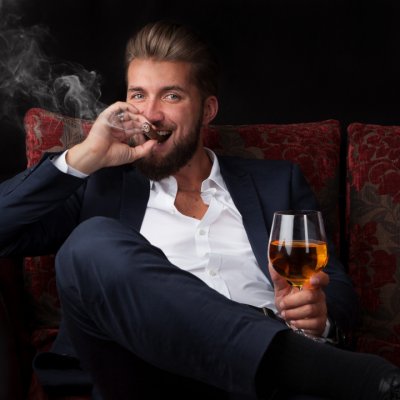 Milionari, miliardari și patroni în România