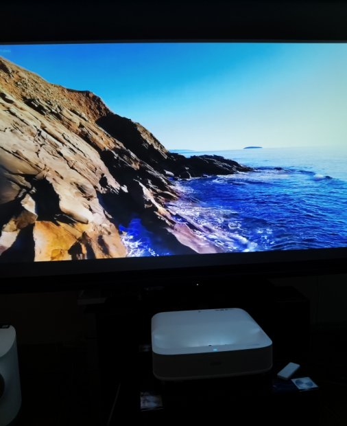 Proiectoare Epson: Gadgeturile care îți transformă livingul în cinematograf