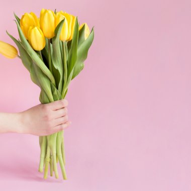 Digitalizarea florilor e trend: câte buchete a livrat foodpanda de 1-8 martie