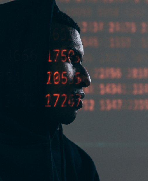 Hackerii vor să-ți fure banii de pe card pretinzând că sunt firme de curierat