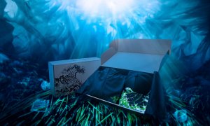 Razer face acum și haine din plastic colectat din oceane