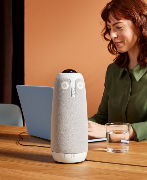 Camera web Owl, care te urmărește prin cameră, vândută și în România