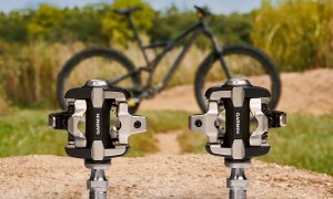 Garmin lansează pedalele inteligente pentru cicliștii pasionați de date exacte