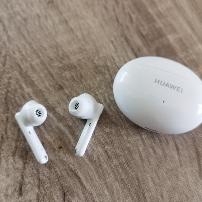 HUAWEI FreeBuds 4i, primele impresii: Design excelent, preț imbatabil