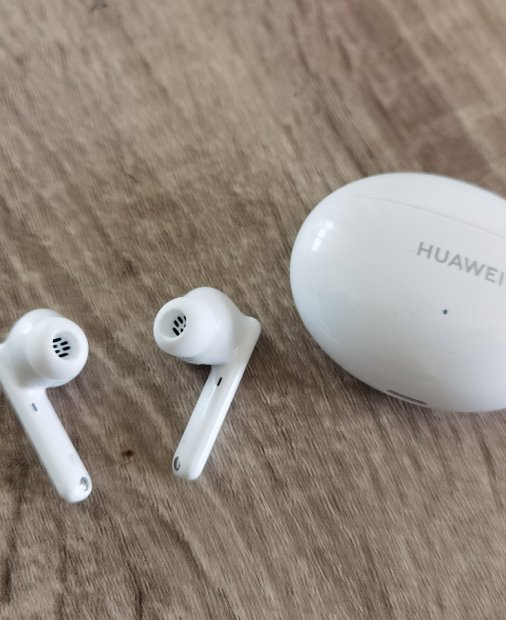 HUAWEI FreeBuds 4i, primele impresii: Design excelent, preț imbatabil