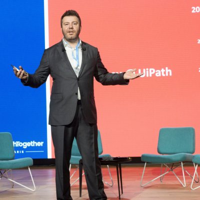 UiPath vizează o evaluare de 26 mld. dolari la listarea pe bursa din New York