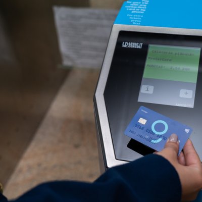 Românii, campioni la contactless în transport. 22.400.000 de tranzacții în 3 ani