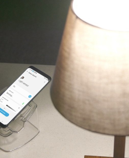 Cum poți să transformi telefoanele vechi în camere de bebeluși sau senzori în casă