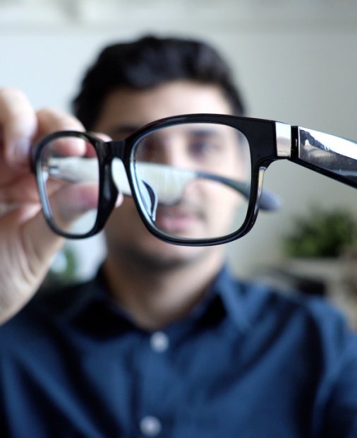 Razer Anzu REVIEW - la ce îți folosesc o pereche de ochelari inteligenți