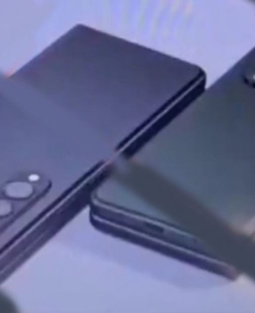 Primele imagini cu telefoanele pliabile Samsung: Z Fold 3 și Z Flip 3