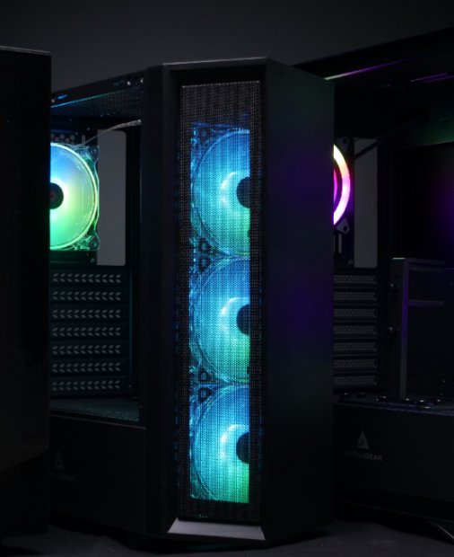 PC Garage lansează AlphaGear, propriul brand de carcase