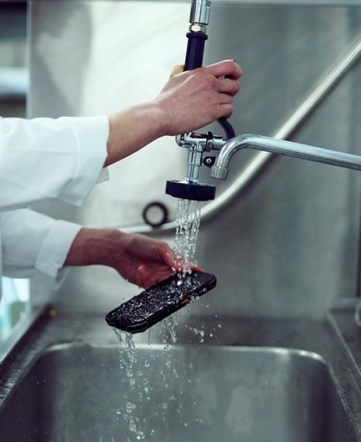 Telefoanele antibacteriene Cat S42H+ și Cat B40 4G ajung în România în iunie