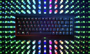 Razer lansează o tastatură pentru birouri mici: BlackWidow V3 Mini HyperSpeed
