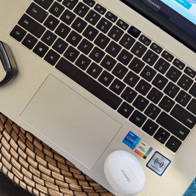 Review de gamă. HUAWEI MateBook D15 (2021), FreeBuds 4i, Band 6