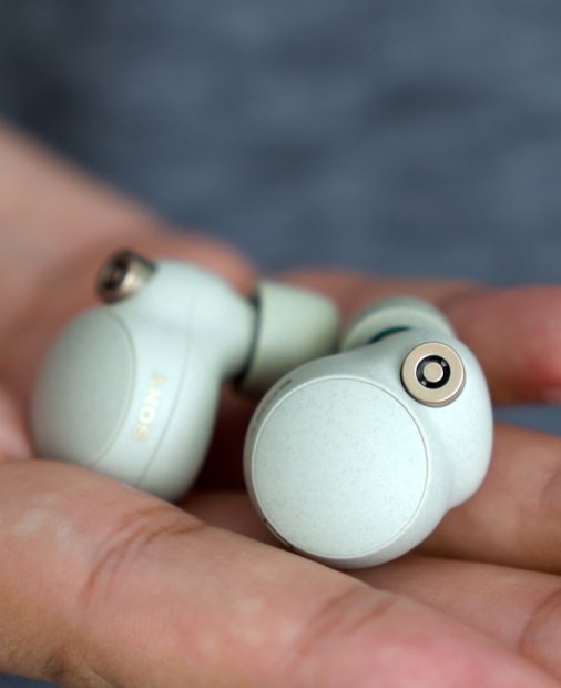 REVIEW Sony WF-1000XM4 - căști de tip buds pentru audiofili