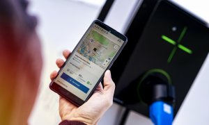 Ai încărcător de mașini electrice? Firma aceasta îți permite să faci bani cu ele