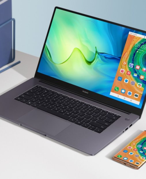 Efectele pandemiei: jumătate din români petrec mai mult timp în fața ecranelor